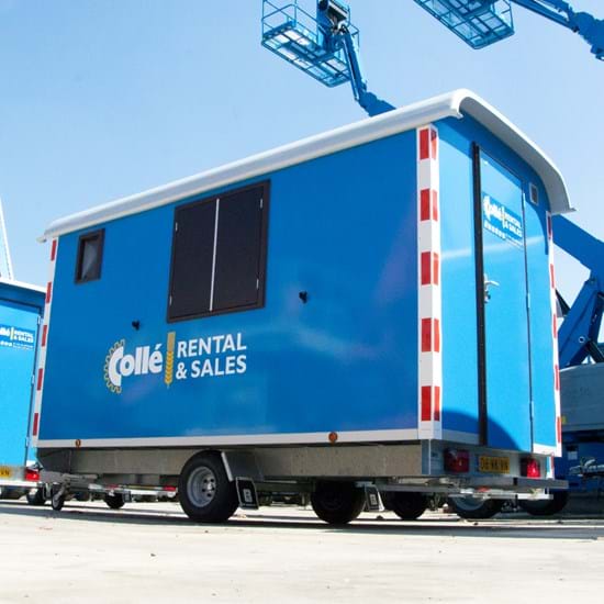 Mobile welfare unit with toilet