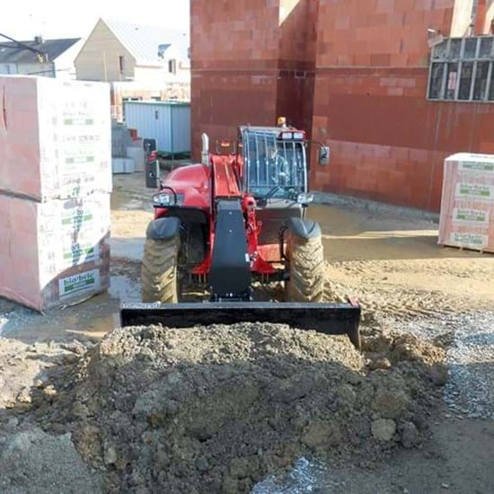 Manitou shovel 